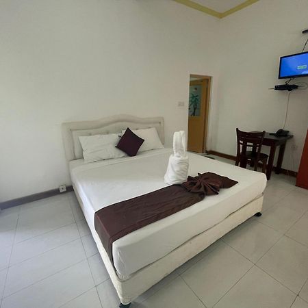 Hotel Sobana Lake Front Udawalawe Eksteriør bilde