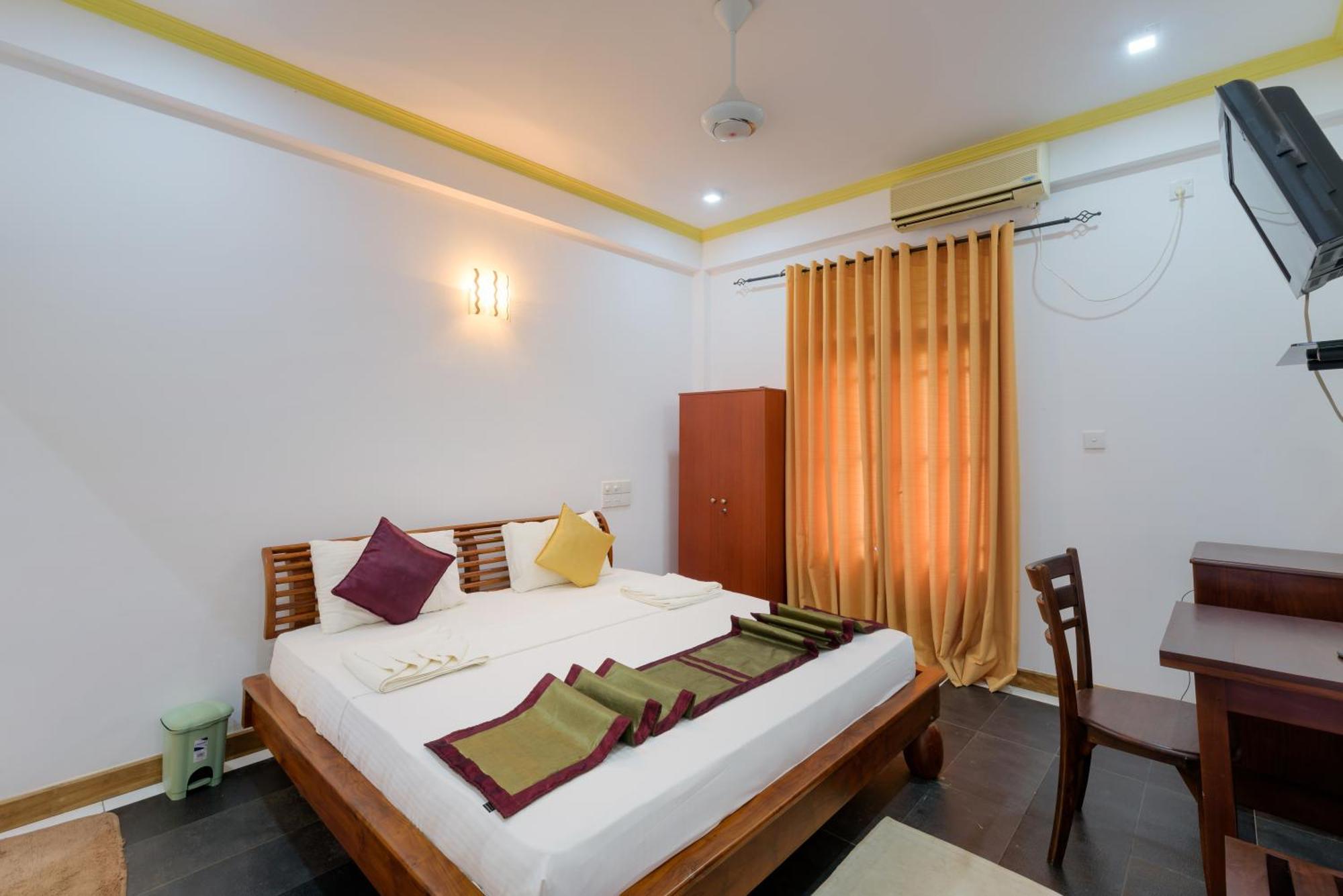 Hotel Sobana Lake Front Udawalawe Eksteriør bilde