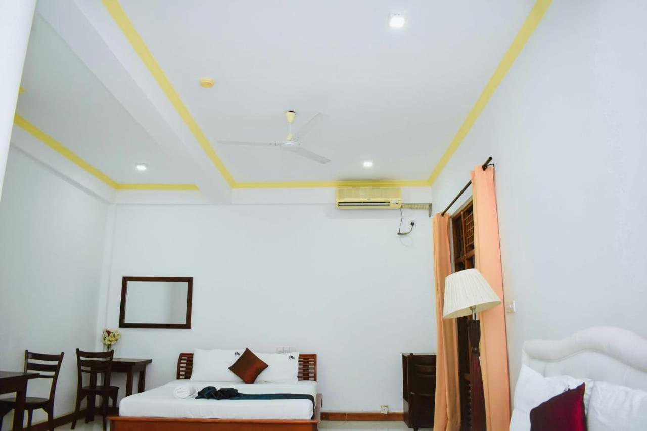 Hotel Sobana Lake Front Udawalawe Eksteriør bilde